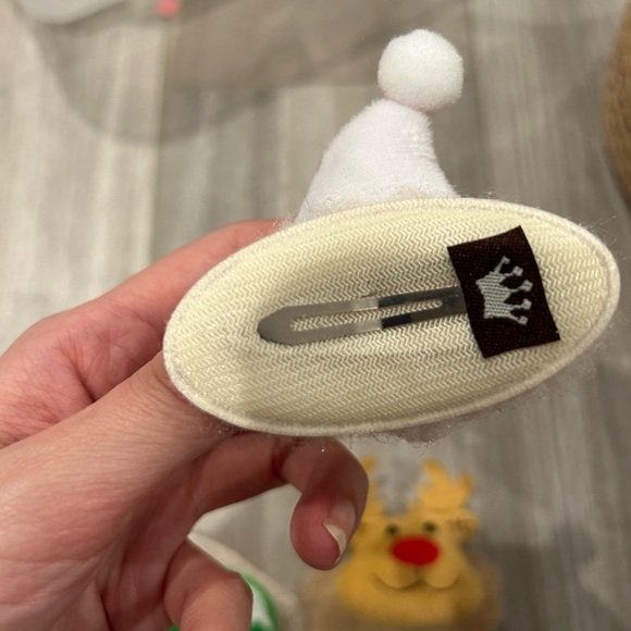 Cute Christmas fluffy hair clips - Set of 4 - Picture 4 of 8